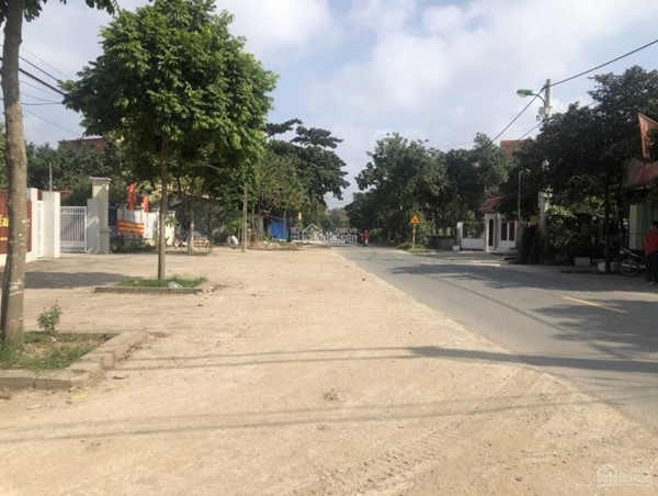 Thị xã Sơn Tây cấm đường 416 để phòng, chống dịch Covid-19