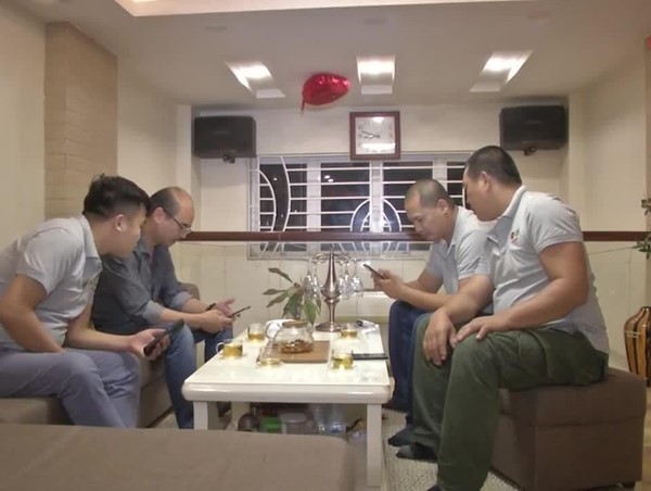 Cảm động tấm lòng của những “bác sĩ cứu xe" miễn phí