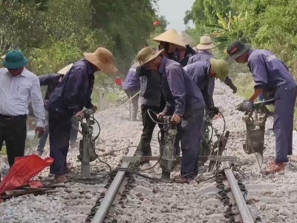 Đường sắt thiếu vốn bảo trì - Nguy cơ mất an toàn chạy tàu