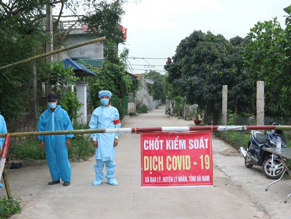 Hà Nam: Đi cùng chuyến bay với bệnh nhân Covid-19, cô gái bị dương tính SARS-CoV-2