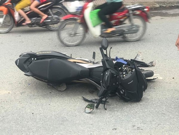 Tai nạn giao thông mới nhất hôm nay 13/5: Xe máy chở 3 cô gái tự gây tai nạn, 2 người chết tại chỗ