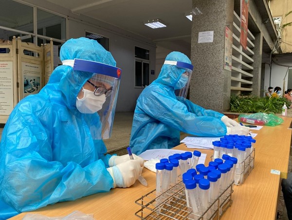 1 trong 3 ca mắc Covid-19 liên quan đến Công ty Sland: Từng vào quán bia, đi xe khách