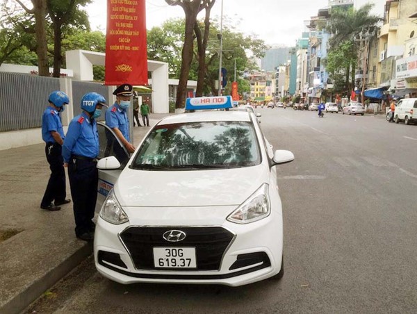 Xử phạt tài xế ''chặt chém'' du khách thông qua ứng dụng ''Du lịch Việt Nam an toàn''