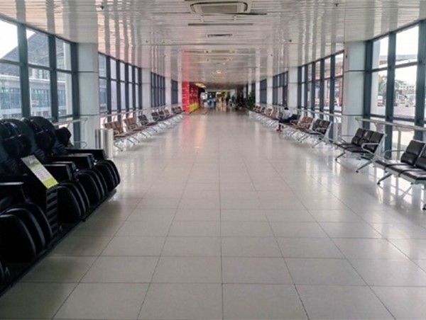 Sân bay Nội Bài bất ngờ đóng cửa sảnh E