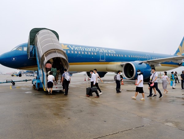 Covid-19 tái bùng phát: Đòn mạnh giáng xuống hàng không