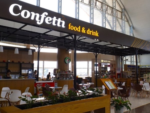 Cục Hàng không muốn thả nổi giá dịch vụ ăn uống ở sân bay