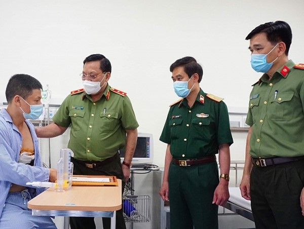 Bộ Công an gửi thư khen tài xế taxi Nguyễn Trần Minh bắt đối tượng truy nã