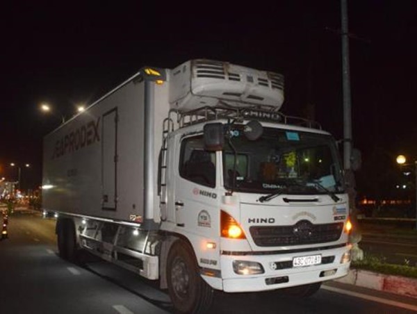 Quảng Ngãi: Đi bộ qua đường, 2 người bị tai nạn tử vong