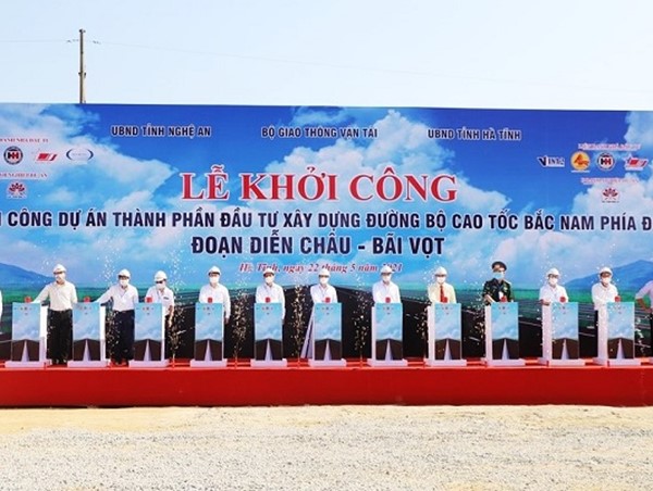 Khởi công dự án thành phần đầu tư đường cao tốc đoạn Diễn Châu - Bãi Vọt