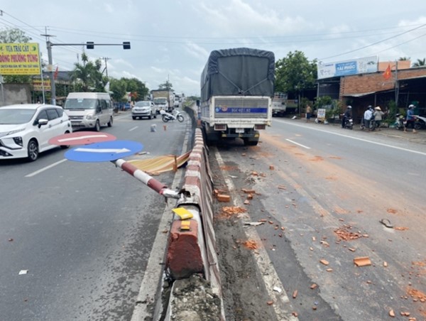 Truy đuổi, bắt giữ xe ben cán chết một phụ nữ rồi bỏ chạy