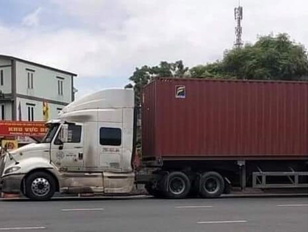 Từ Bắc Ninh sang Hải Dương, tài xế xe container chống đối khi qua chốt kiểm soát dịch bệnh