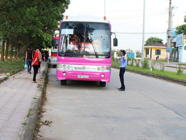 Bắc Giang: Xe đưa đón công nhân chỉ chở tối đa 50% số ghế được phép