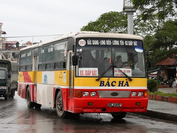 Hà Nội tạm dừng hoạt động nhiều tuyến buýt kế cận do Covid-19