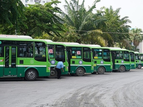 Nhiều địa phương dừng vận chuyển hành khách đến TP Hồ Chí Minh vì Covid-19