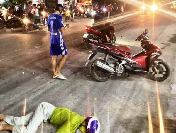 Tai nạn giao thông mới nhất hôm nay 30/5: Xe máy đâm nhau kinh hoàng, hai tài xế nguy kịch