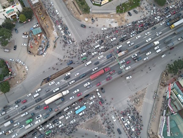 Đóng nút giao Tố Hữu - Lê Văn Lương phục vụ thi công hầm chui giao với Vành đai 3 từ đêm nay