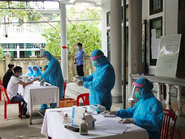 Tạm dừng các tuyến vận tải hành khách liên tỉnh TP Hồ Chí Minh - Quảng Trị