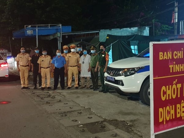 Yêu cầu doanh nghiệp đăng ký xe đưa đón công nhân đi về giữa TP Hồ Chí Minh và Đồng Nai