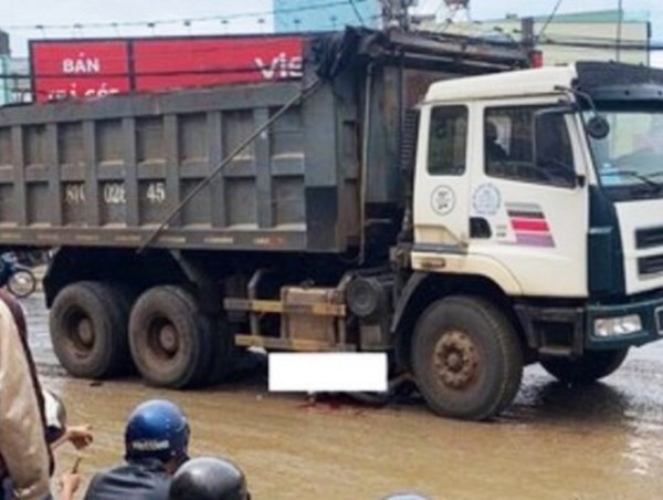 Tai nạn giao thông mới nhất hôm nay 5/6: Nữ sinh lớp 12 tử vong thương tâm dưới gầm xe tải