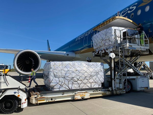 “Vua hàng hiệu” dự định lập hãng bay chở hàng vốn 100 triệu USD