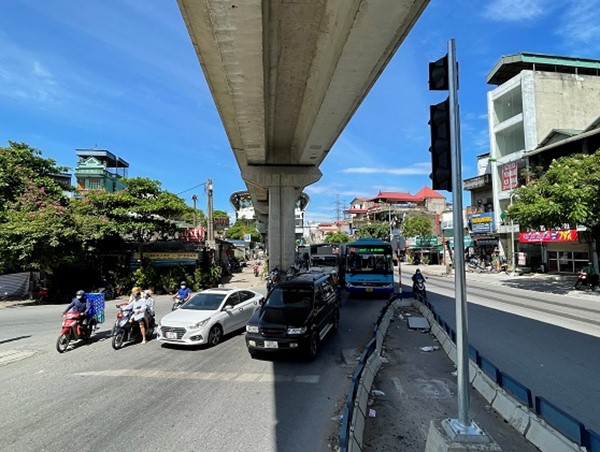 Dự án mở rộng Quốc lộ 6, đoạn Ba La - Xuân Mai: Bao giờ hết tắc?