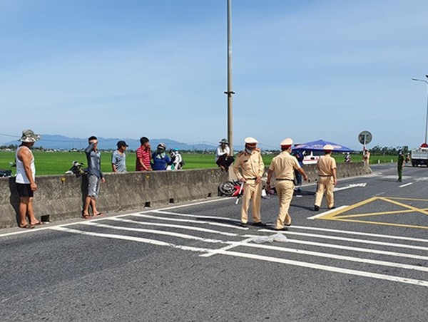 Quảng Nam: Xe tải va chạm với xe máy trên quốc lộ 1A khiến 1 người tử vong