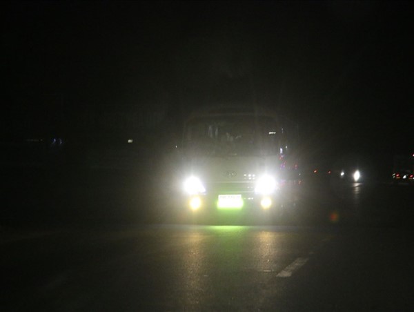 Sử dụng đèn pha gây tai nạn có thể bị truy cứu trách nhiệm hình sự