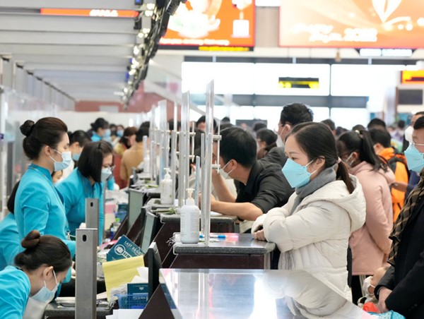 Giá vé máy bay vút cao: cần thanh tra độc lập? 