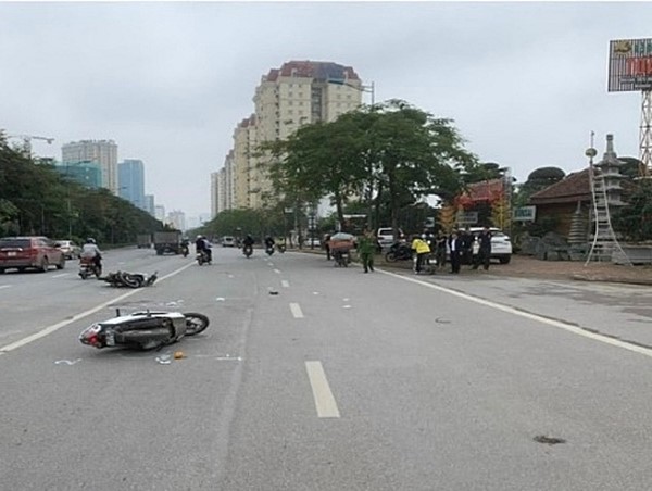 Hà Nội: tìm người biết thông tin vụ tai nạn chết người trên đường Võ Chí Công
