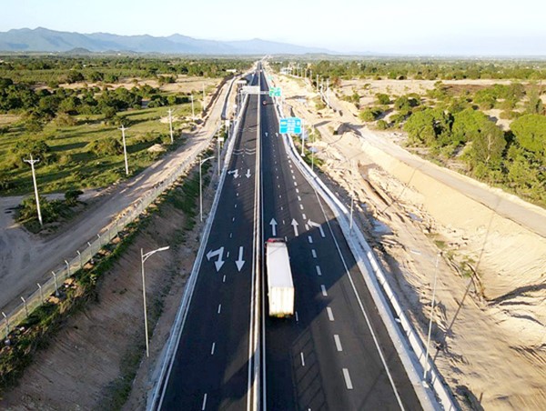 Phấn đấu hoàn thành 3.000 km đường cao tốc trước ngày 31/12