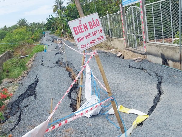 70 m cặp sông Mỹ Thiện sạt lở nghiêm trọng