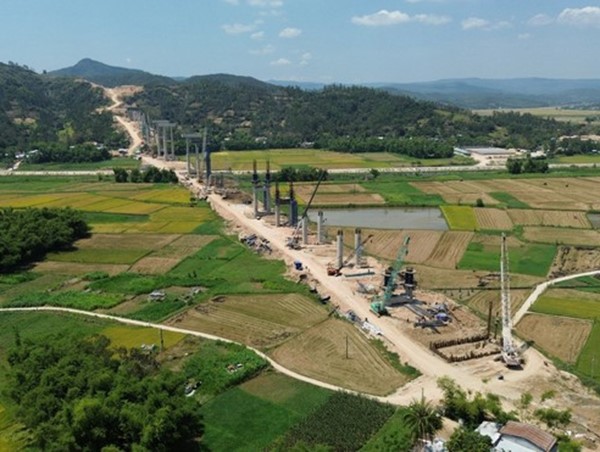 Bộ GTVT yêu cầu kiểm soát chặt chẽ nhà thầu yếu kém tại cao tốc Quy Nhơn- Chí Thạnh