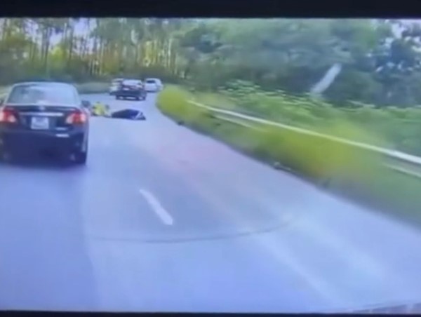 Ô tô Vios gây tai nạn rồi bỏ chạy