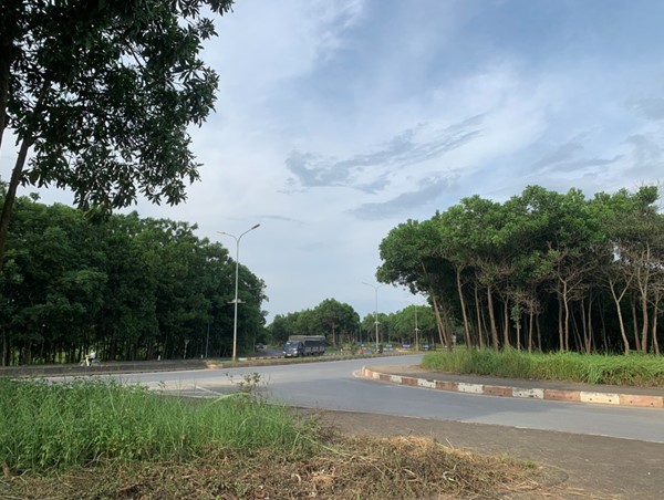 Bất cập tại “đảo giao thông” thị xã Sơn Tây