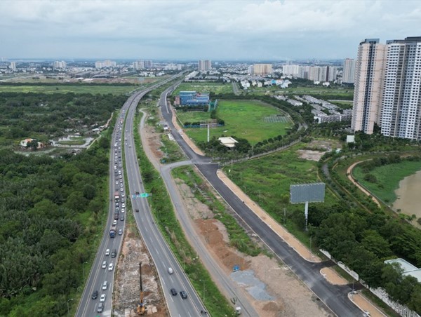 Chỉnh trang nút giao vành đai 2 với cao tốc TP Hồ Chí Minh-Long Thành