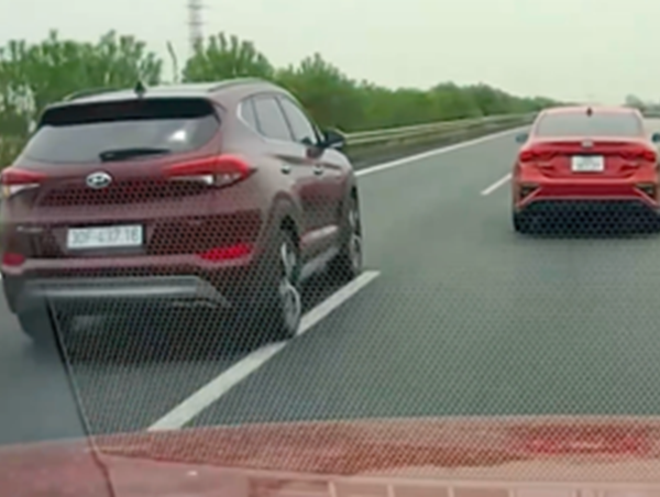 Ô tô lạng lách trên cao tốc gây mất an toàn giao thông