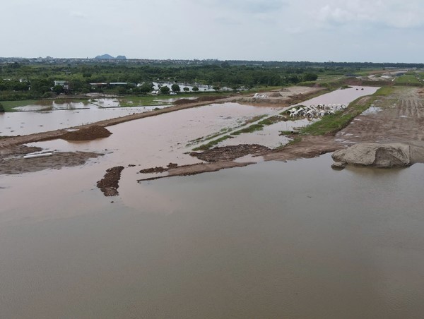 Hà Nội: Nhiều dự án giao thông trọng điểm ngập sau bão số 3