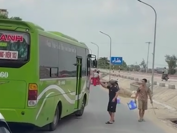 Nhóm đối tượng chặn đường đánh tài xế và phụ xe khách tại Nam Định