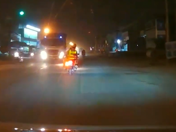 CSGT “mở đường” để ô tô đưa sản phụ sắp sinh tới bệnh viện