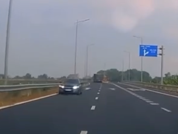 Ô tô đi ngược chiều trên đường dẫn cao tốc Phan Thiết - Dầu Giây