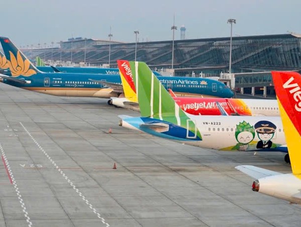 Phi công phát hiện vật thể lạ khi chuẩn bị hạ cánh ở sân bay Nội Bài