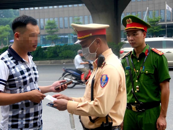 Công bố 10 xã, phường có số người vi phạm giao thông cao nhất cả nước