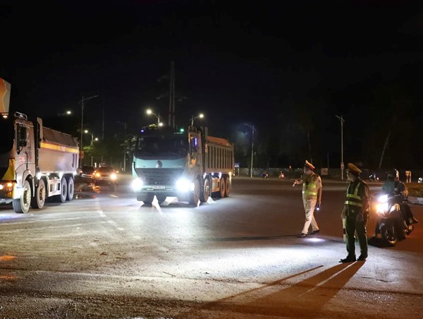 Nữ chỉ huy đội CSGT, trực tiếp xử lý nhiều “hung thần đường phố“