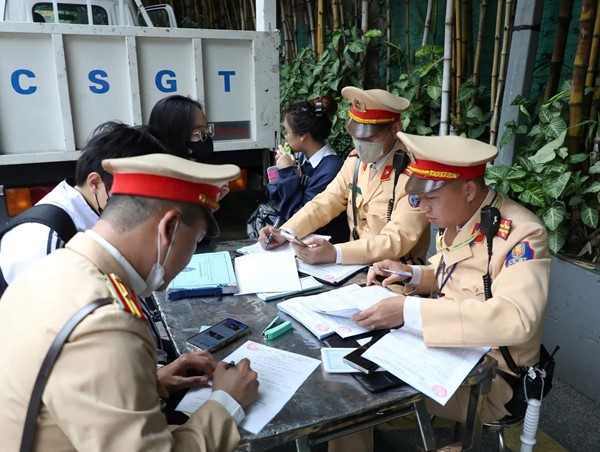 Ghi nhận 834 giấy phép lái xe bị trừ hết điểm