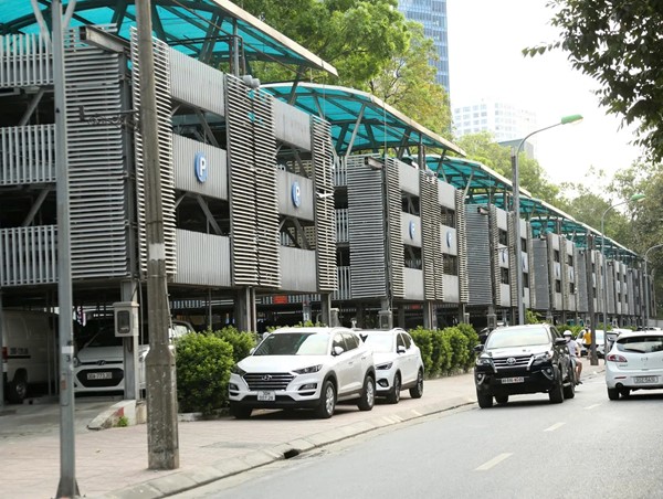 Hà Nội:  Khuyến khích đầu tư xây dựng, khai thác bãi đỗ xe 