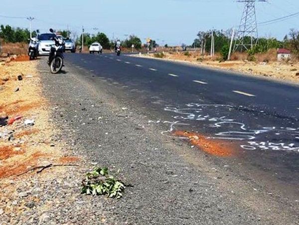 Gia Lai: 3 người thương vong trong vụ 2 xe máy đấu đầu trên quốc lộ