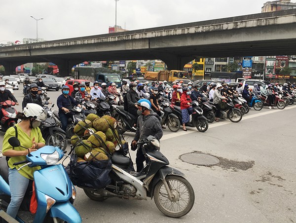 [Ảnh] Hà Nội: Đường phố đông đúc trong ngày đầu tuần