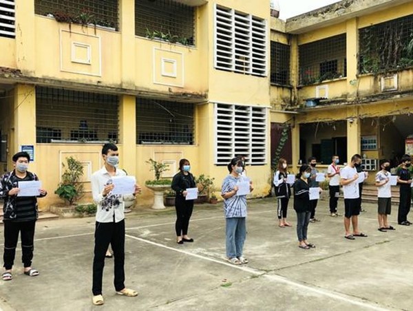 Công an huyện Thanh Oai truy xét nhóm đối tượng đua xe tuổi “teen“