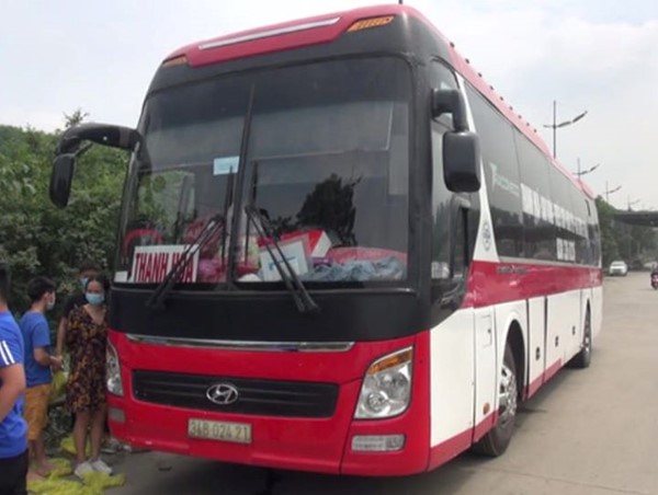 Thanh Hoá: Xe khách “nhồi nhét” 80 người trong mùa dịch
