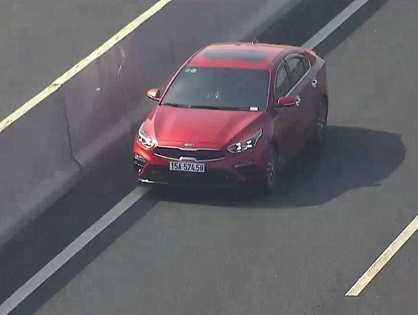 Phát hiện xe con đi ngược chiều 1km trên cao tốc Hà Nội - Hải Phòng